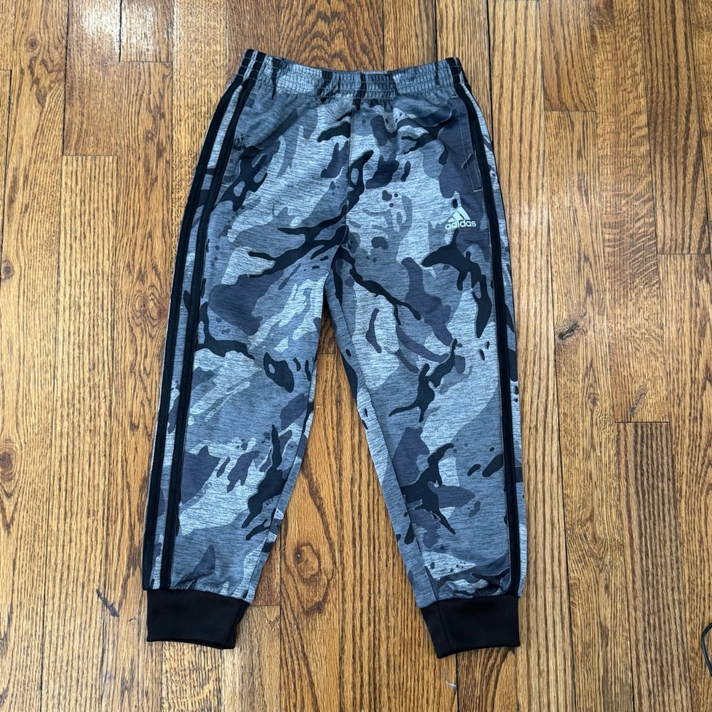 Adidas Kids Camouflage Sweatpants - Black and Gray - Size 5